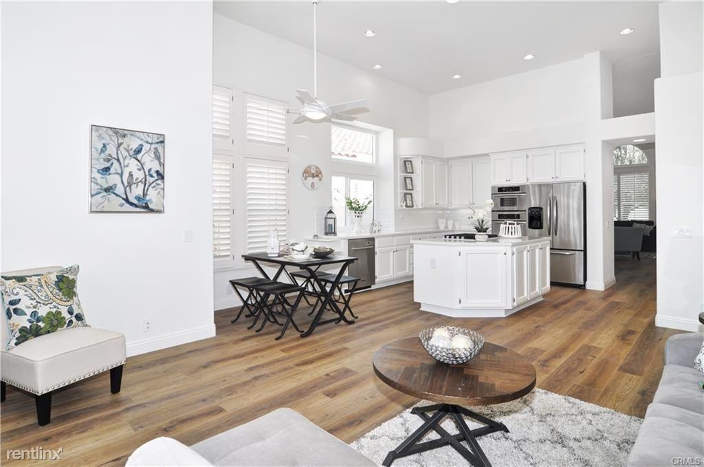 21315 Amora - Photo 3 of 10