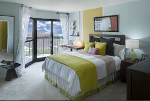 Clark and Fullerton - Photo 2 of 8