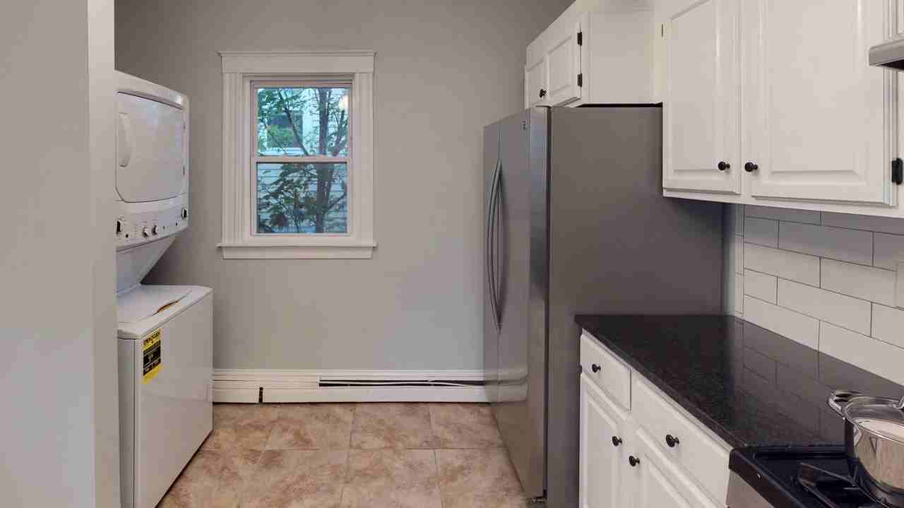 Delightful Dorchester apartment by the Red Line - Photo 6 of 15