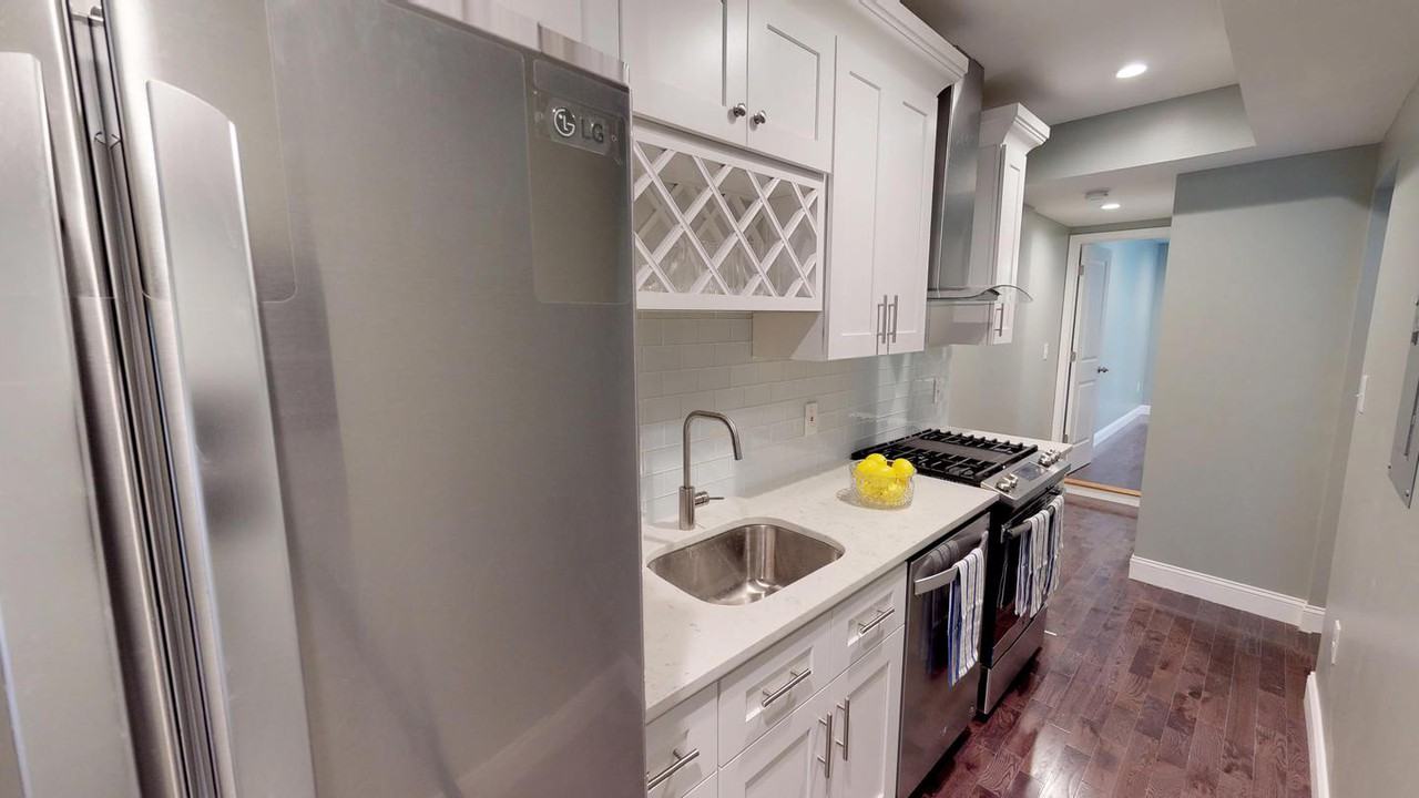 Newly constructed Hawthorne home by Washington Square West - Photo 5 of 11