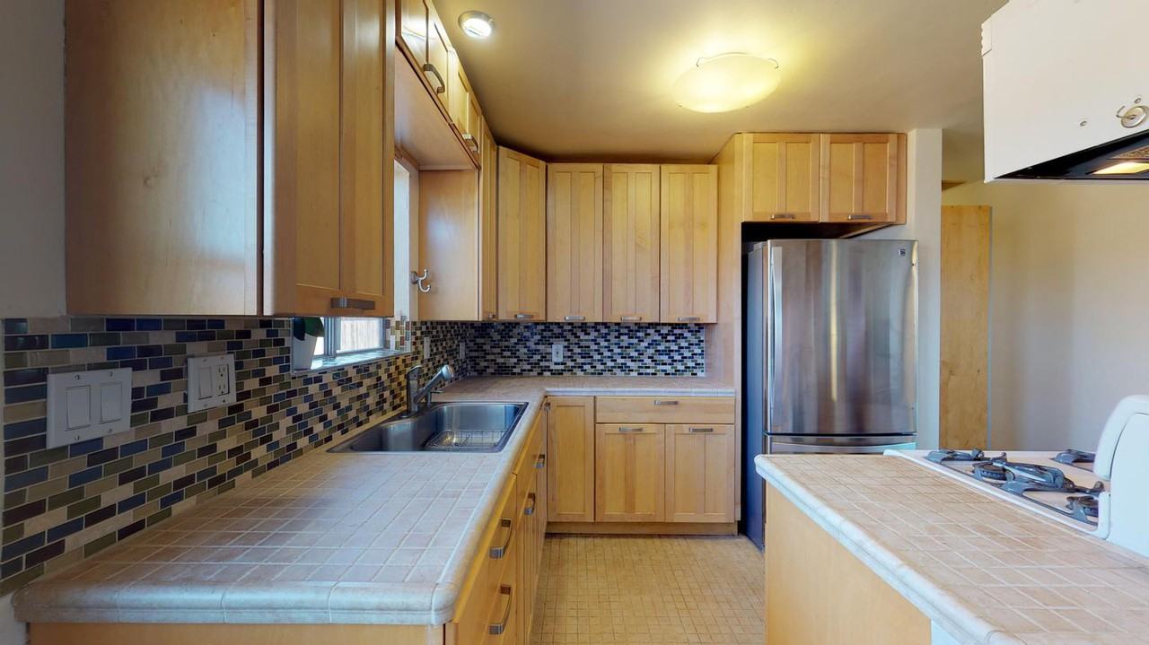 Lovely North Park home with charming patio - Photo 7 of 16