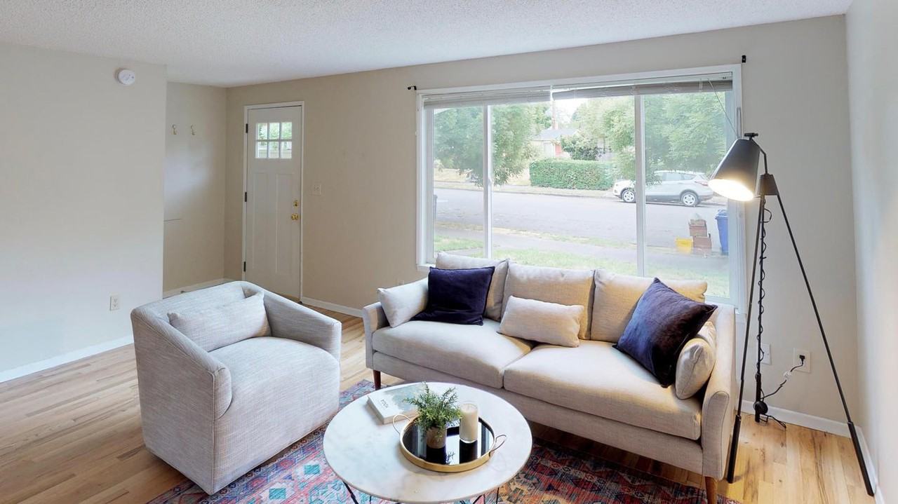 Move-in Ready Room in Prime Portland Location | Pet Friendly - Photo 2 of 20