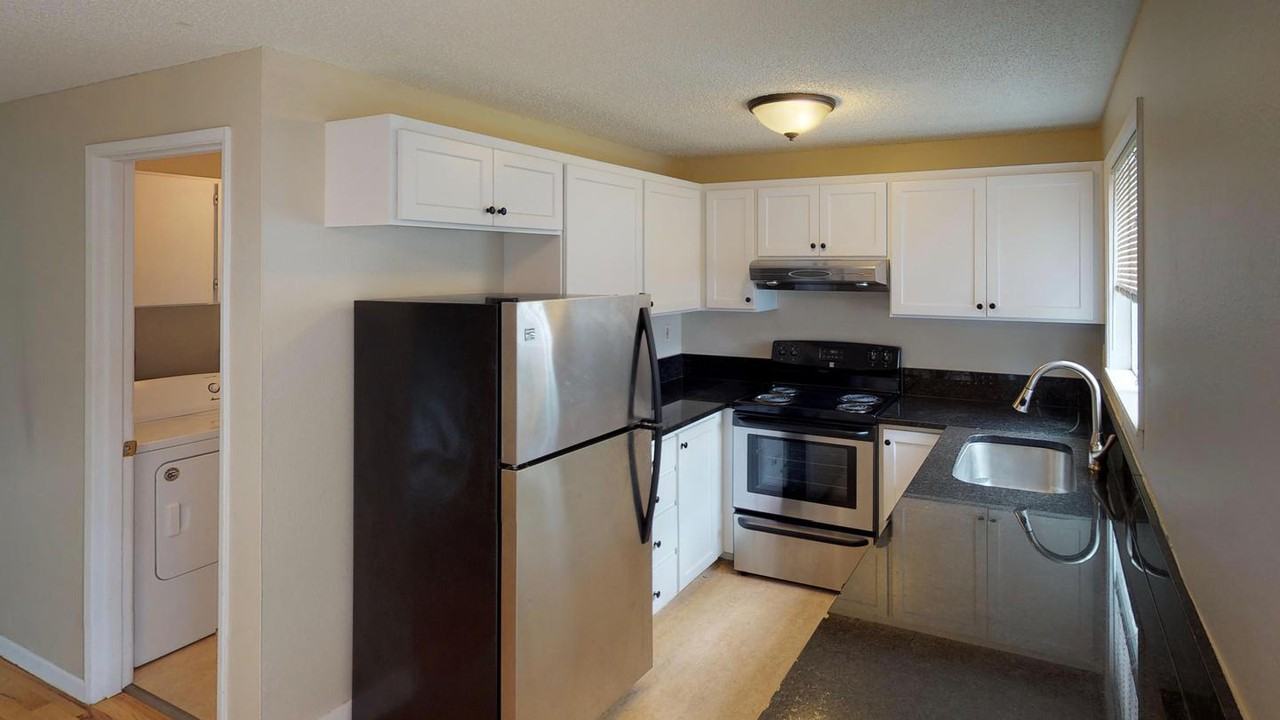 Move-in Ready Room in Prime Portland Location | Pet Friendly - Photo 5 of 20