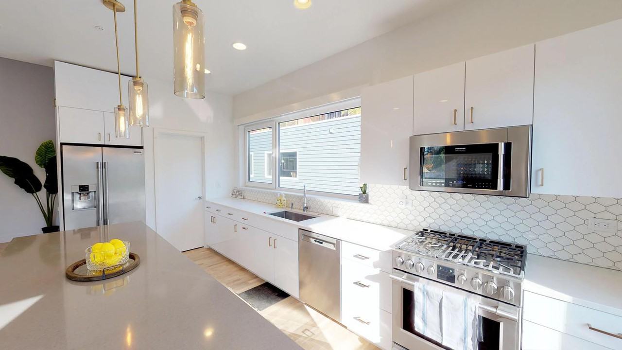 Modern Overlook townhome with amazing views - Photo 2 of 7