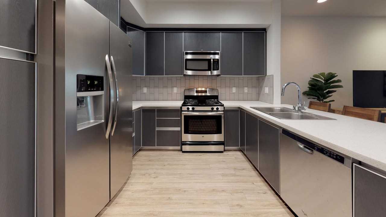 Upscale Hollywood home near Runyon Canyon Apartments in West Hollywood