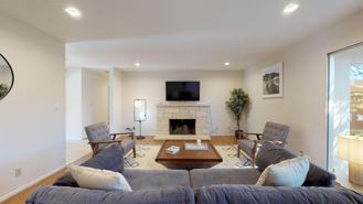Bright Mountain View home with spacious backyard - Photo 1 of 1
