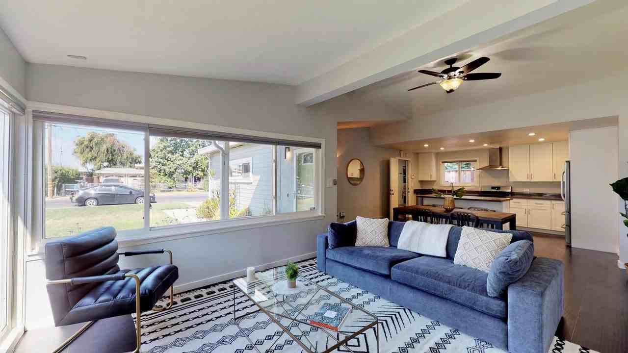 Gorgeous East Palo Alto home with large backyard Apartments in East ...