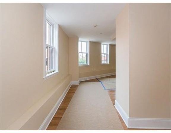 120 Blackstone St - Photo 2 of 3
