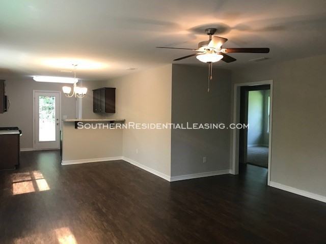 1914 Mary Jane Dr - Photo 3 of 9