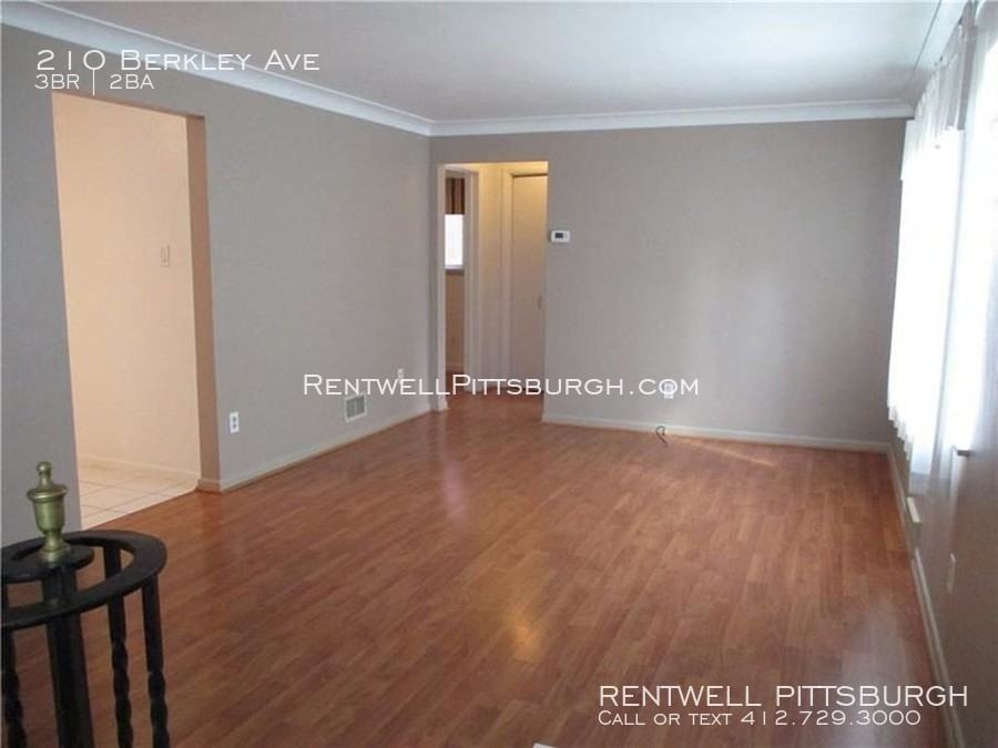 210 Berkley Ave - Photo 2 of 11