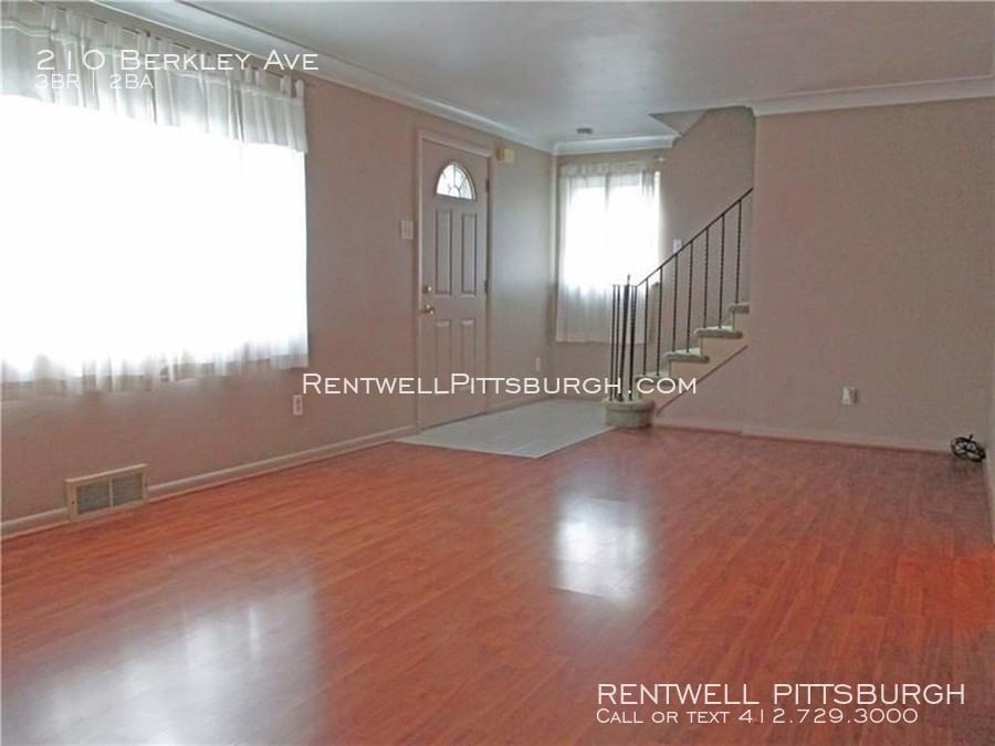 210 Berkley Ave - Photo 3 of 11