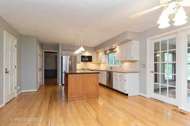 725 Roanoake - Photo 3 of 24