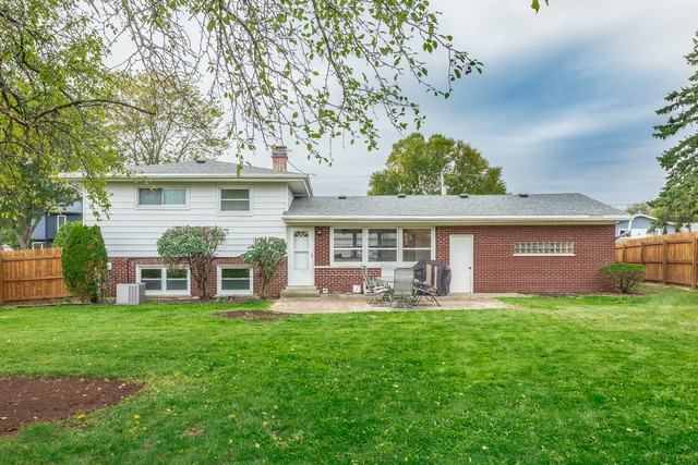 33161 Lake Shore - Photo 2 of 22