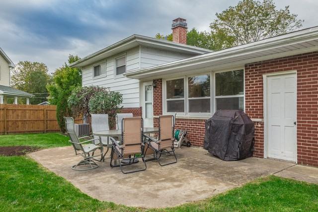 33161 Lake Shore - Photo 3 of 22