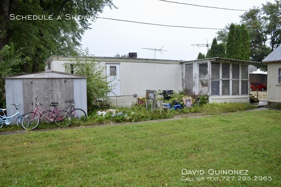 2056 Parkview Circle - Photo 3 of 6