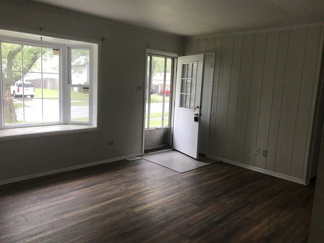 4452 Churchill - Photo 2 of 8