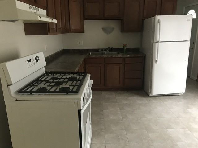 4452 Churchill - Photo 3 of 8