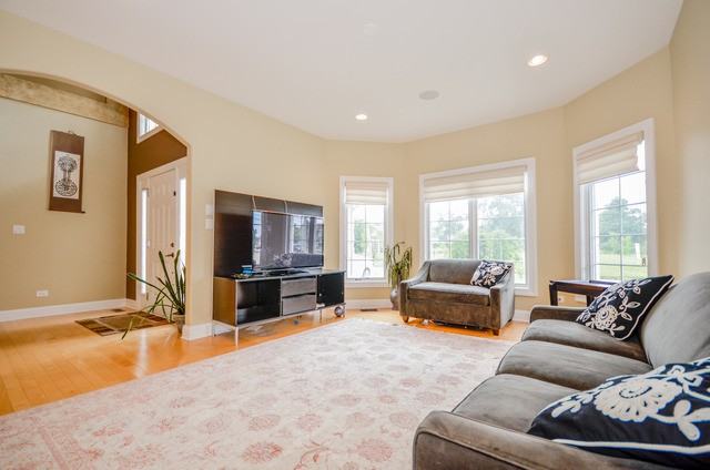 2 E 17th St - Photo 2 of 4