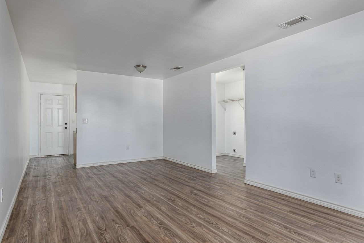 373 S 1st St - Photo 3 of 15