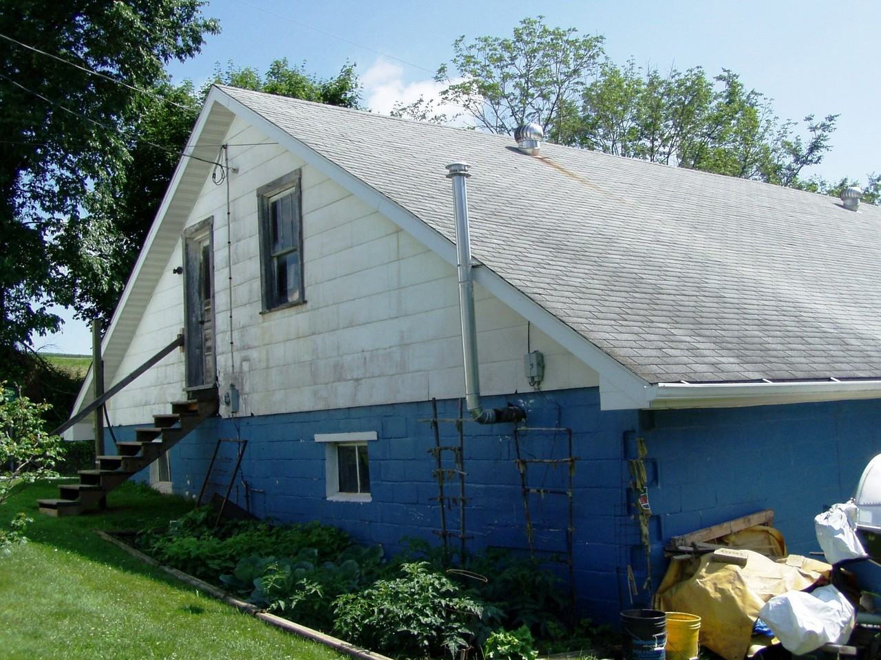 1061 Elders Ridge Rd - Photo 2 of 4