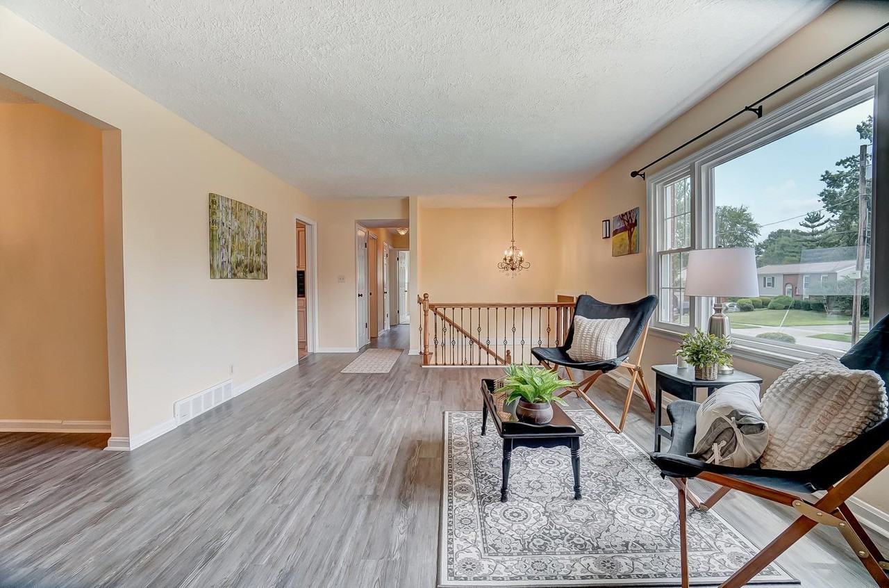 8432 Holiday Hills Drive - Photo 2 of 31