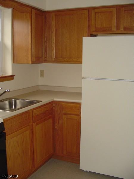 83B 83b Birch Road - Photo 3 of 7