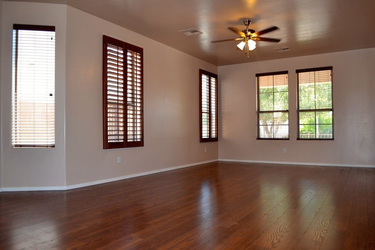 10314 W Windsor Ave - Photo 2 of 18