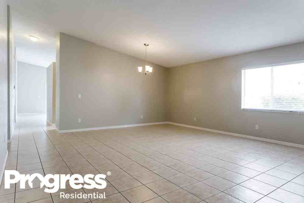 2200 Sw 106th Ave - Photo 2 of 15