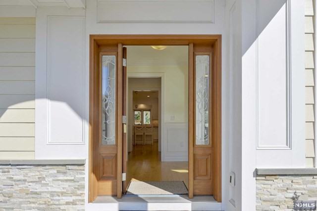 112 Linden Street - Photo 3 of 25