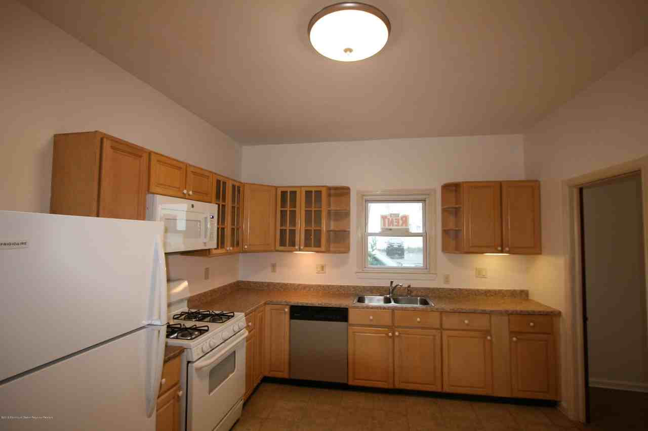 174 Broadway N - Photo 2 of 17