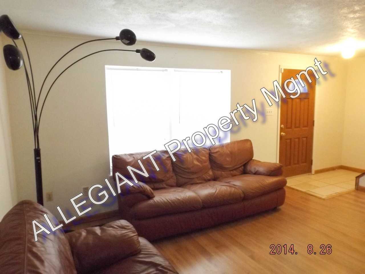 349 Possum Ct - Photo 3 of 19