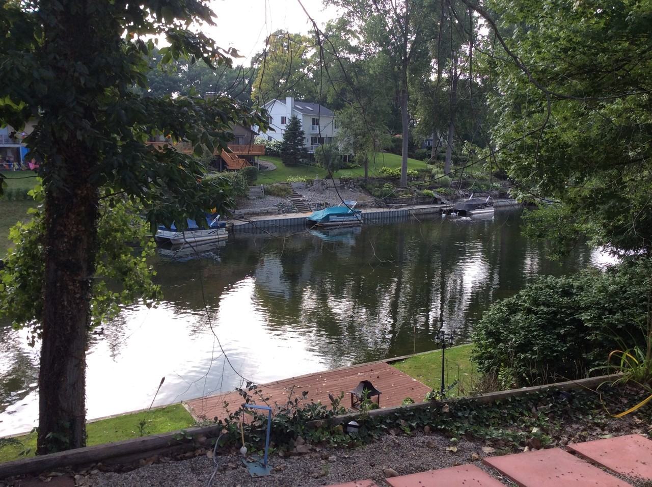 952 Beachway Dr - Photo 3 of 21