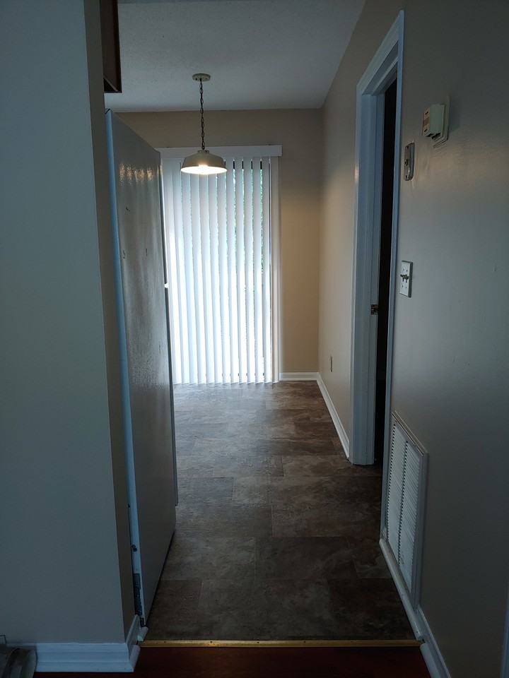 103 S Beech St #6 - Photo 3 of 11