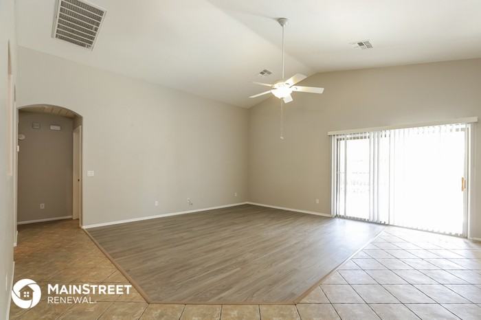 12409 West Apache Street - Photo 3 of 16