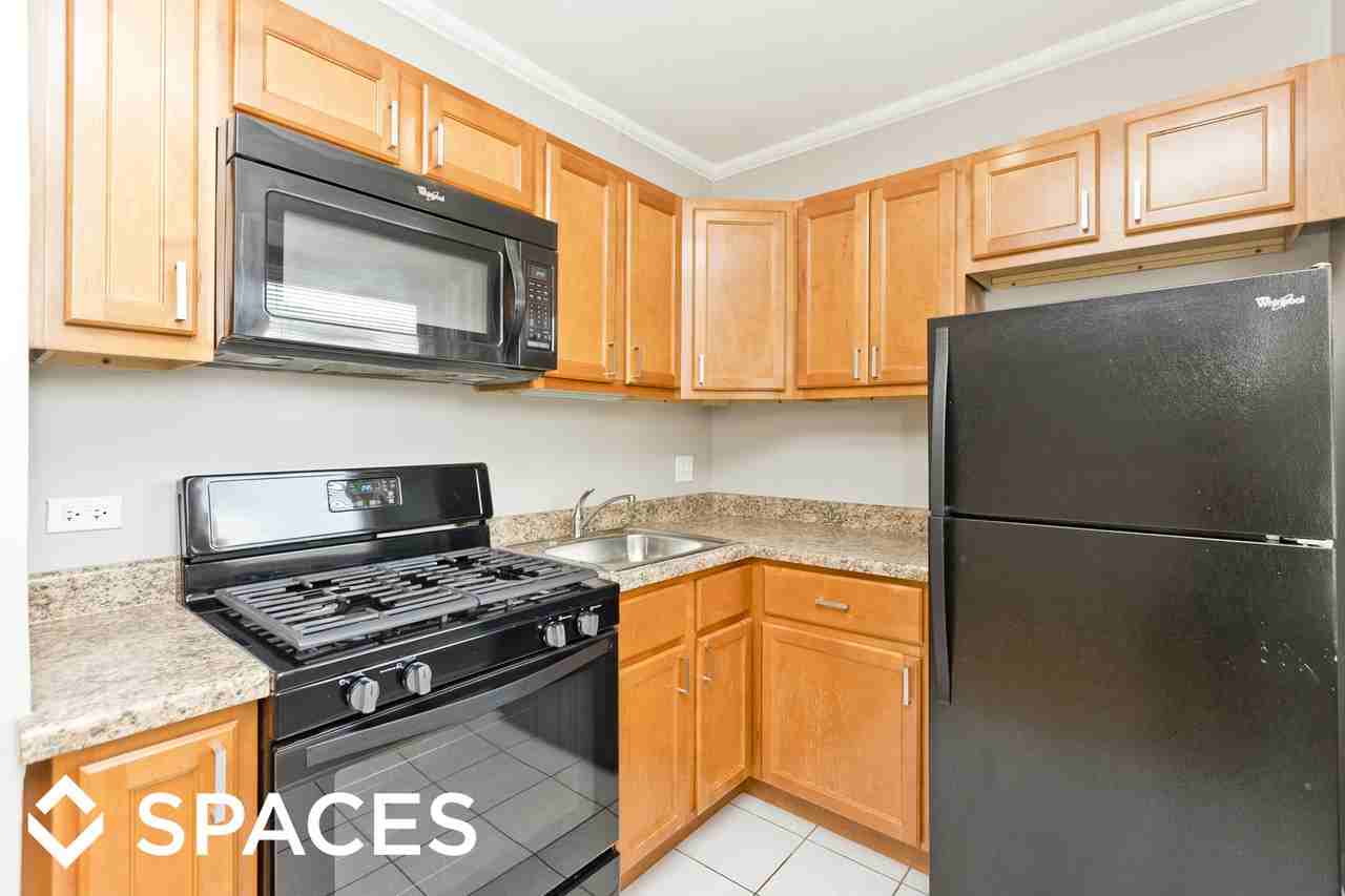 1301 West Argyle Street