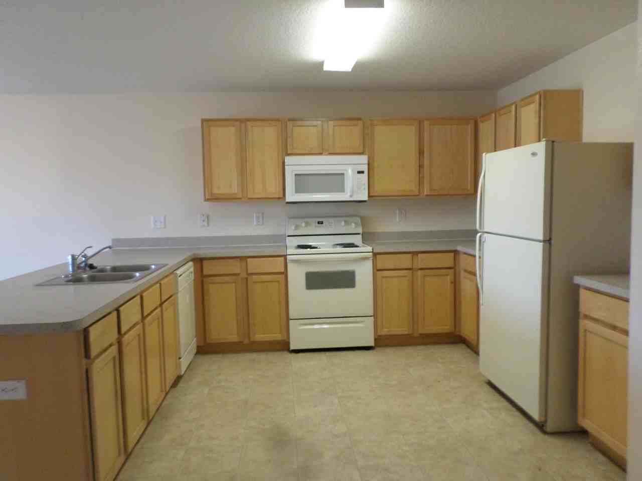 13640 Vanderbilt Rd - Photo 3 of 16