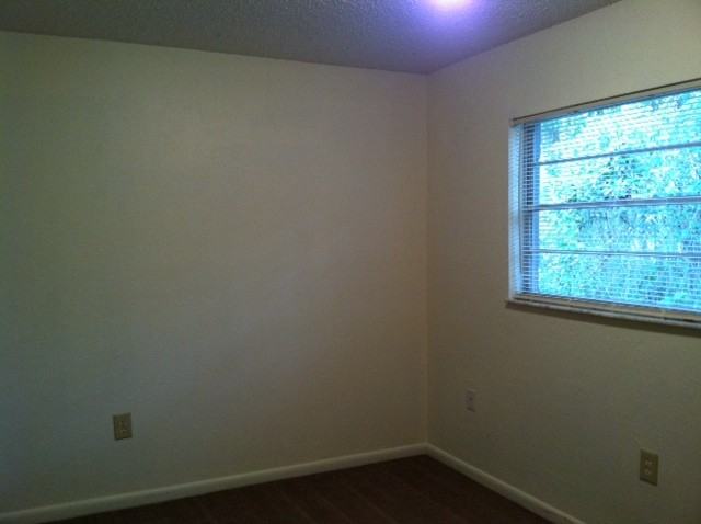 2052 - 4407 SW 71st Terrace - Photo 2 of 7