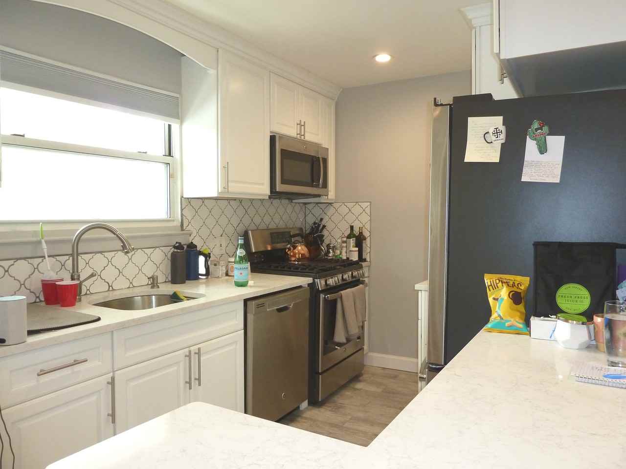 81 07 Langdale St #B - Photo 2 of 26