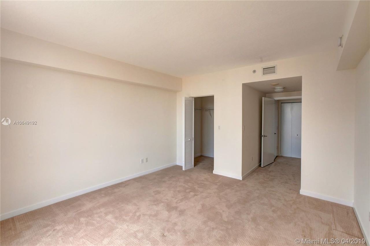 325 South Biscayne Boulevard - Photo 3 of 16