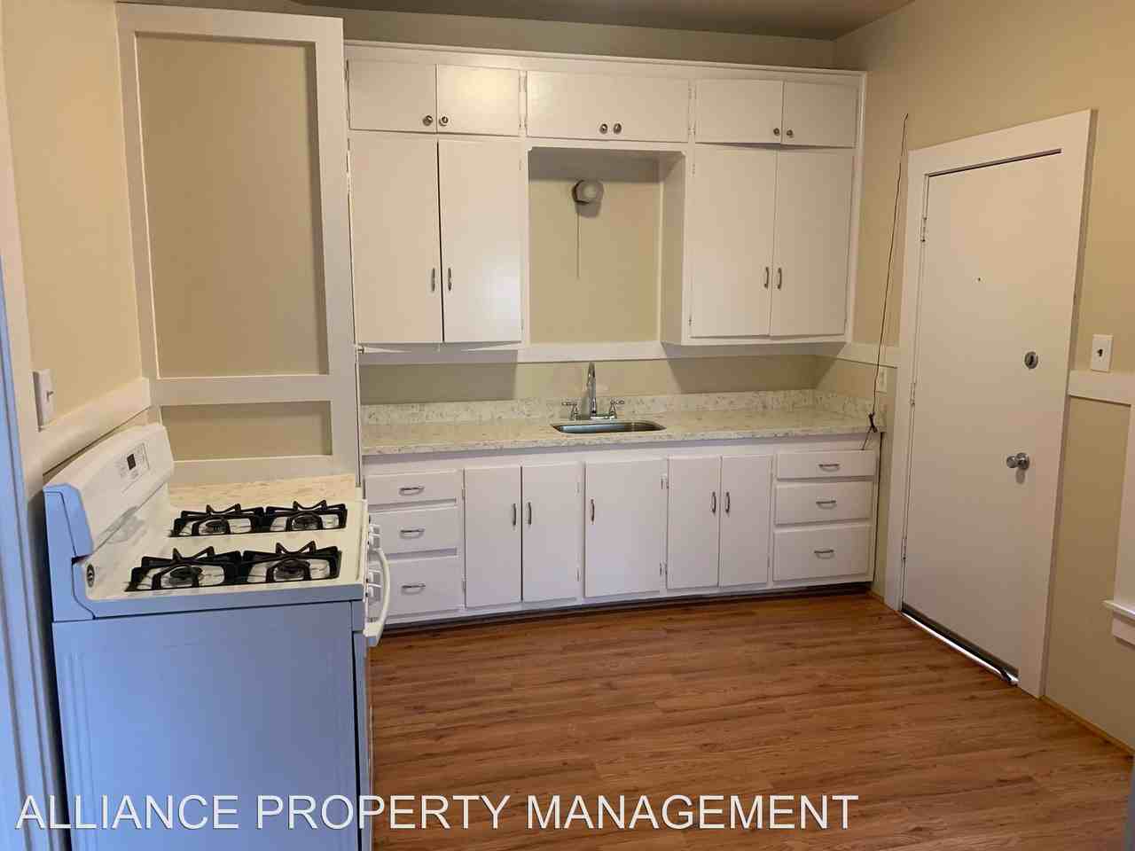 140 6th Street - Photo 3 of 6