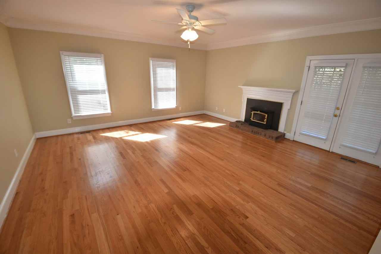 6928 Elmstone Dr - Photo 3 of 14