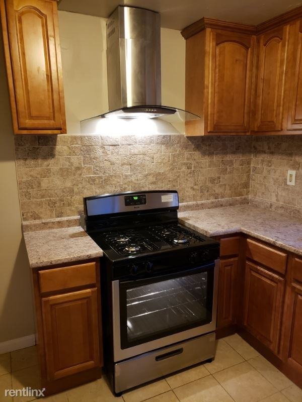 48 Hazelwood Ave Fl3 - Photo 2 of 6