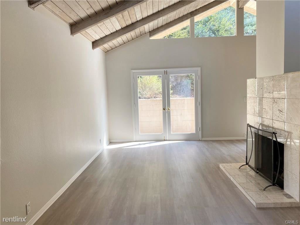 3044 Cresta Way - Photo 3 of 12