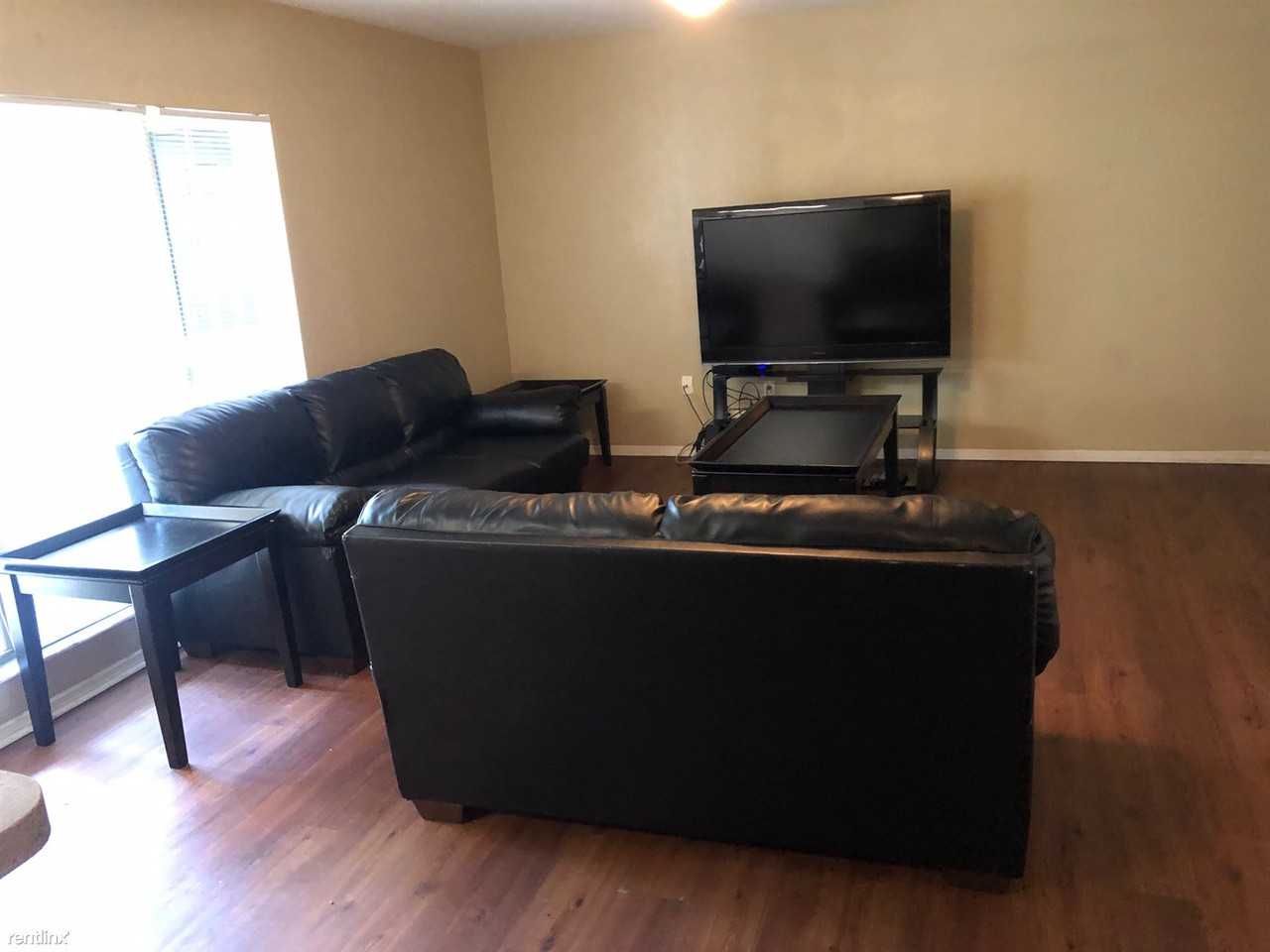 120 Riverbridge Cir - Photo 2 of 15