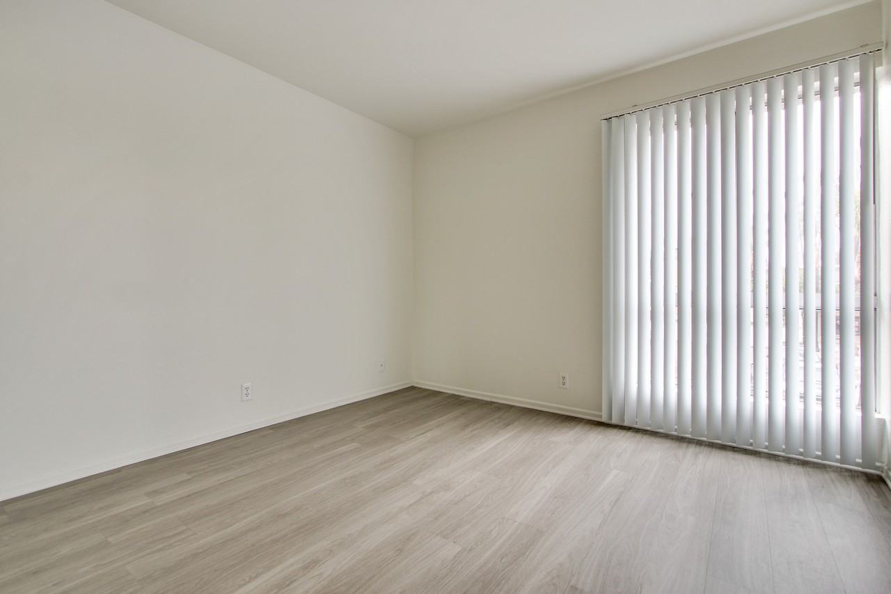 Balboa Court - Photo 7 of 79