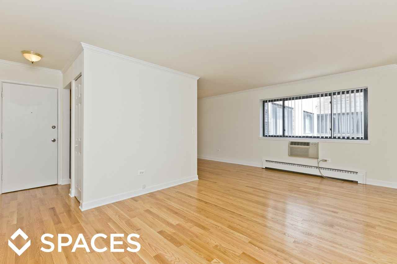 5423 N Winthrop Ave - Photo 3 of 7