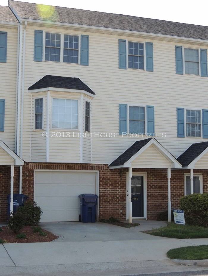 703 Wyndhurst Drive - Photo 2 of 22