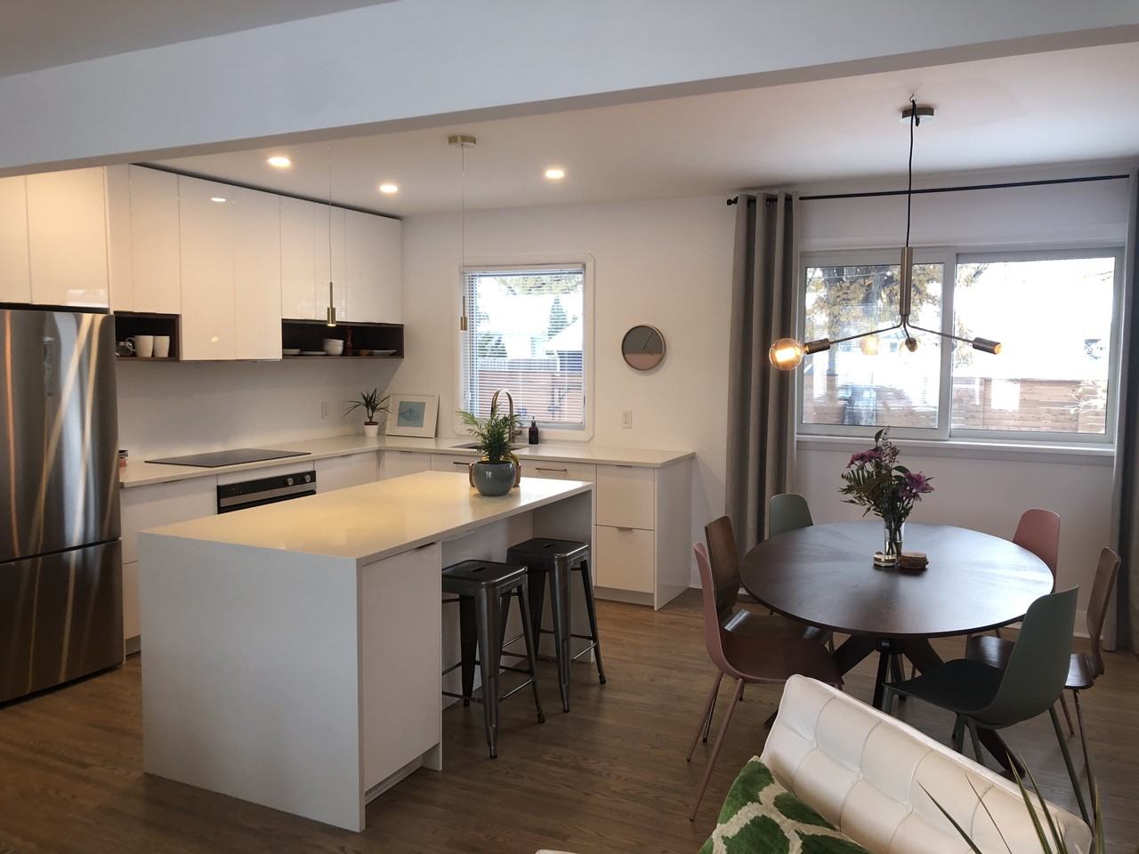 1140 Warsaw Ave - Photo 2 of 9