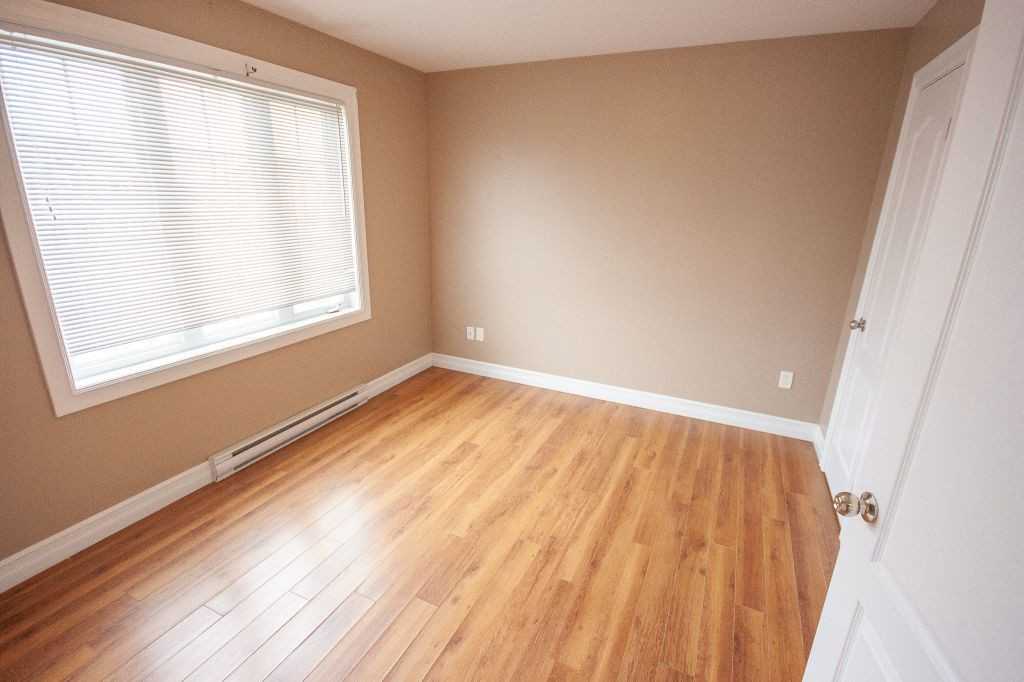 3 Bedroom 2 Bath Main Floor Home in KENMOUNT TERRACE! Apartments 141