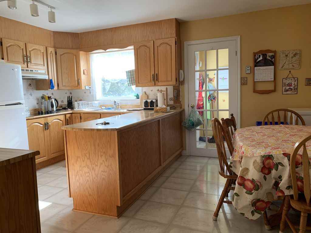 36 Waterloo Crescent - Photo 3 of 17